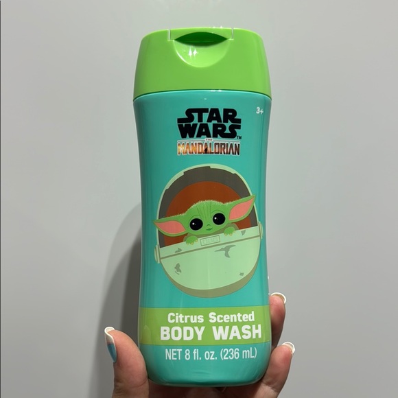 Star Wars the Mandalorian Citrus Scented Body Wash 8 Fl oz - Picture 1 of 3